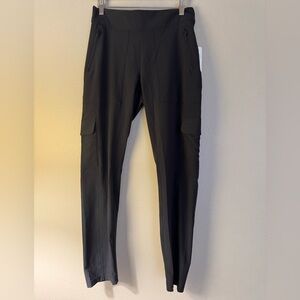 NWT - Athleta Black Chelsea Cargo Featherweight Pants - Size 6